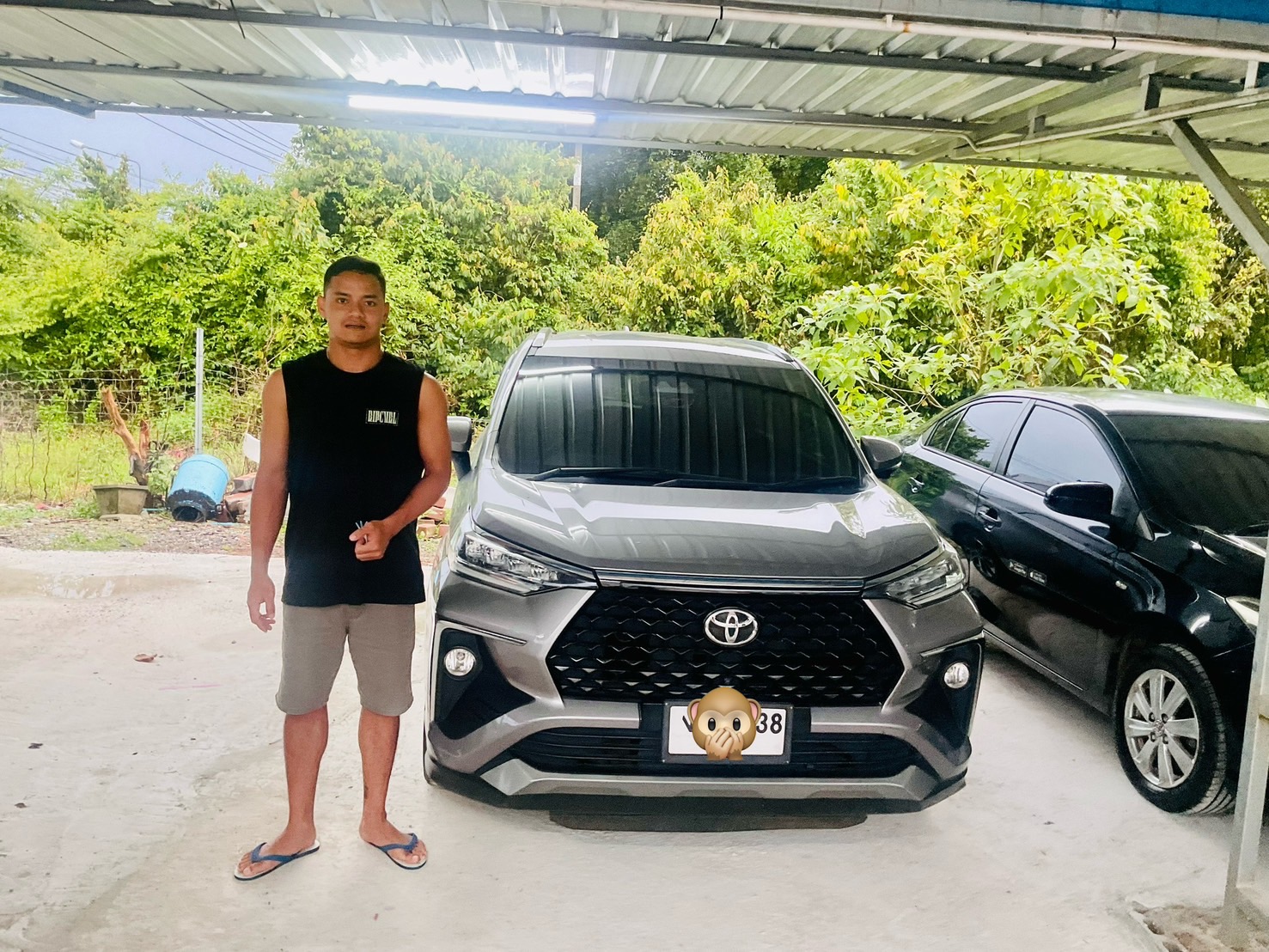 เช่นรถ MPV Toyota Veloz